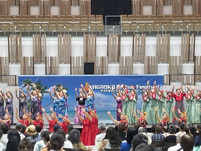 【長岡新聞】アオーレ長岡（新潟県長岡市）で華やかにフラの祭典を開催　40団体780人が参加