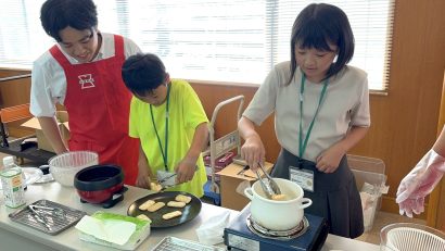 【家族にも愛される企業文化を醸成】工場見学や「味しらべ」味付けを親子で体験！「岩塚ファミリーデー」を初開催、岩塚製菓（新潟県長岡市）