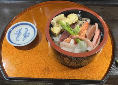 【キシャメシ】東洋一のハスを見た後に真夏の豪華海鮮丼を堪能