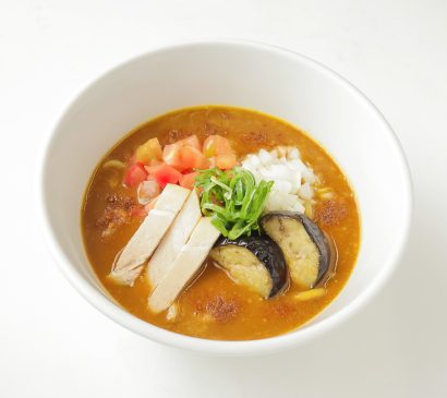 【山崎醸造と共同開発した白みそ使用】新潟らーめん無尽蔵が「スパイシーカレーらーめん」を新発売　キタカタ（新潟市中央区）