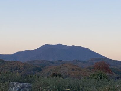 【県警ヘリで救助】斑尾山（長野県）で山岳遭難が発生、単独で登っていた男性が登山道で足を滑らせ歩行不能に