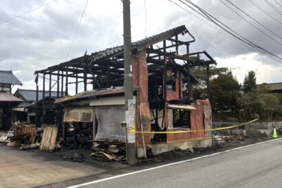 【続報・作業小屋が全焼】新潟市西蒲区で火災が発生し鎮火、隣接する車庫へ類焼