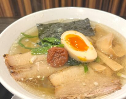 【キシャメシ】塩ラーメンの代表格！　最後の一滴まで飲み干したい極上の一杯「麺屋ななひら」